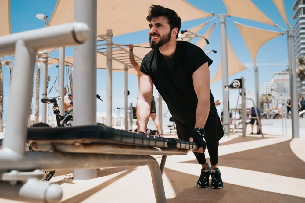 Çingizlə Lazarev dəniz kənarında idman etdilər - Maraqlı video