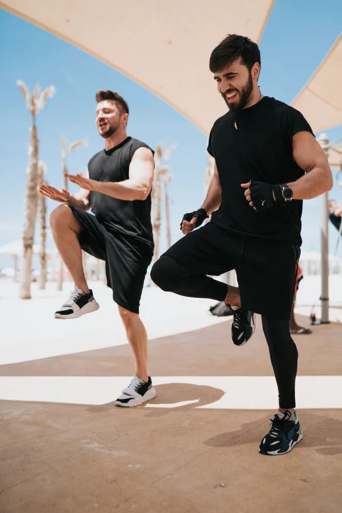 Çingizlə Lazarev dəniz kənarında idman etdilər - Maraqlı video