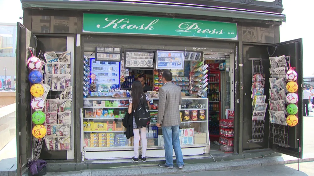 Yetkinlik yaşına çatmayanalara siqaret satanlar - CƏRİMƏLƏNİB - FOTO - VİDEO