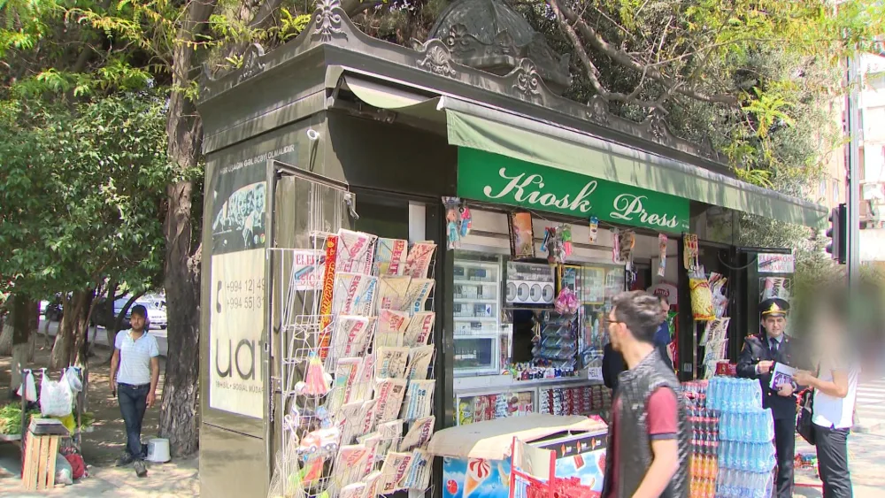 Yetkinlik yaşına çatmayanalara siqaret satanlar - CƏRİMƏLƏNİB - FOTO - VİDEO