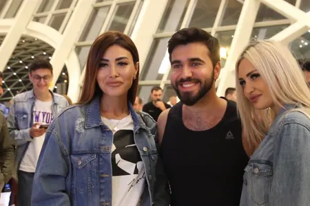 Çingiz Mustafayev hava limanında alqışlarla qarşılandı - VİDEO