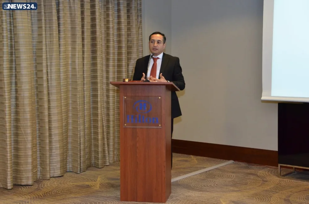 Bakıda ilk dəfə rəsm əsərləri auksionda satışa çıxarıldı