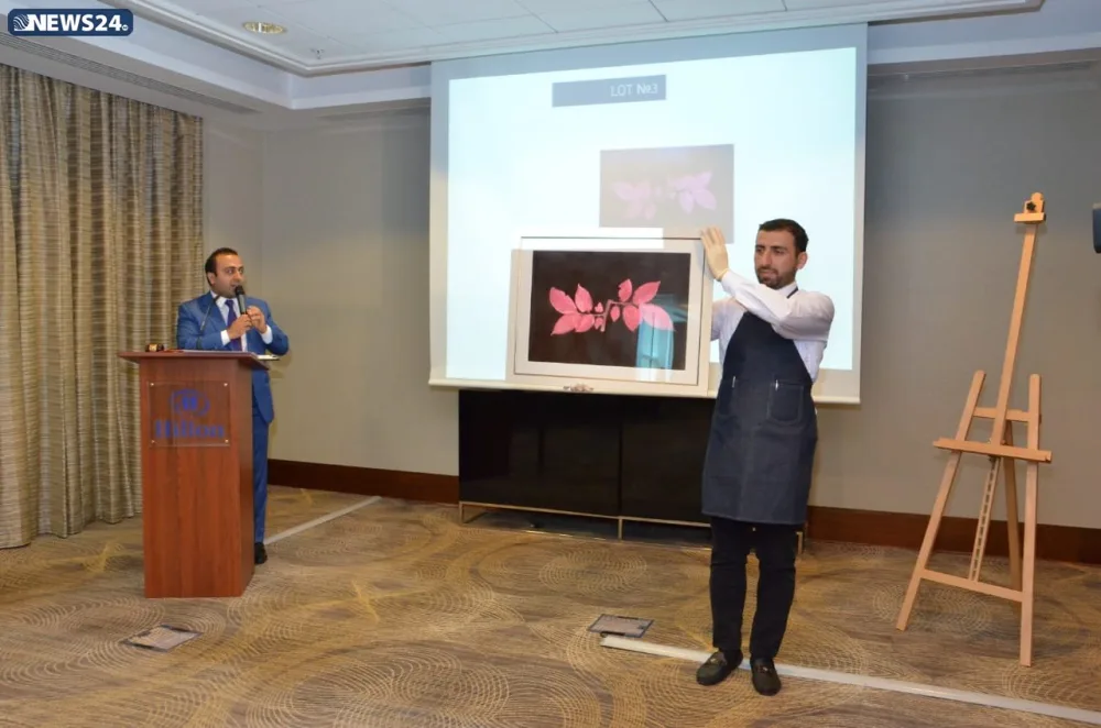 Bakıda ilk dəfə rəsm əsərləri auksionda satışa çıxarıldı