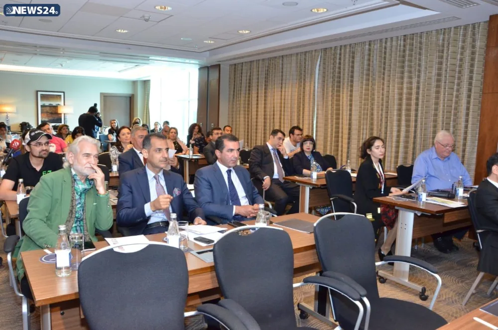 Bakıda ilk dəfə rəsm əsərləri auksionda satışa çıxarıldı