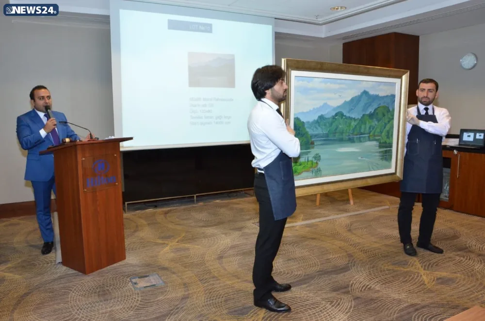 Bakıda ilk dəfə rəsm əsərləri auksionda satışa çıxarıldı