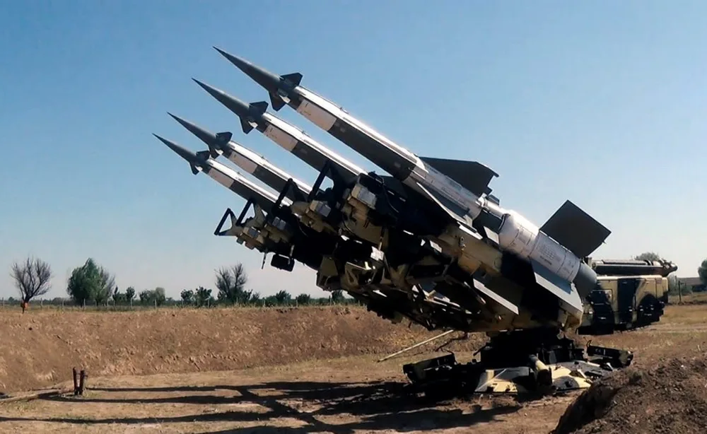 Təlimdə tank bölmələri tapşırıqları yerinə yetirərkən - FOTO - VİDEO