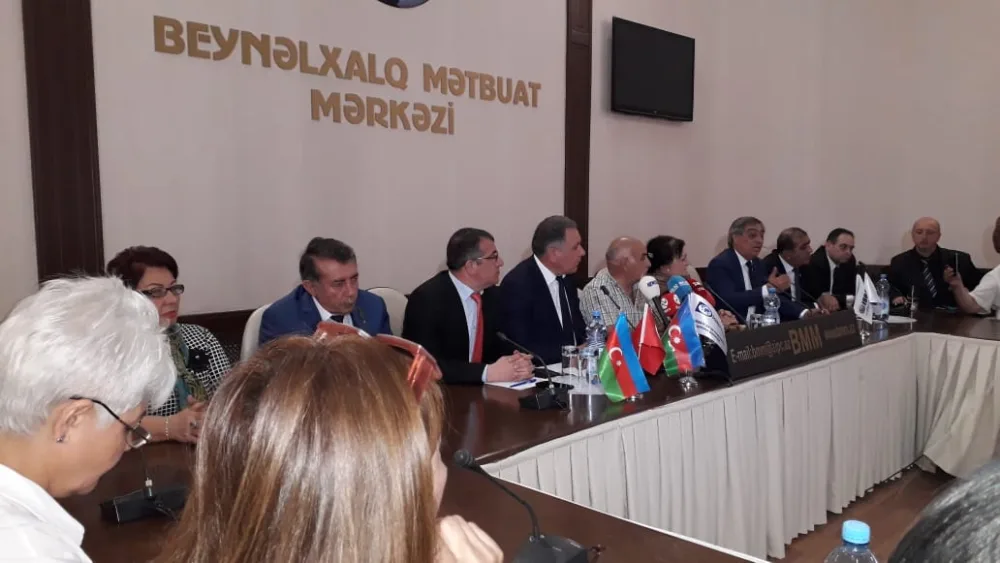 Fuad Abbasovun anası: - "Sizdən Fuadın həbsinə təkcə dəstək yox, hərəkət də gözləyirəm"