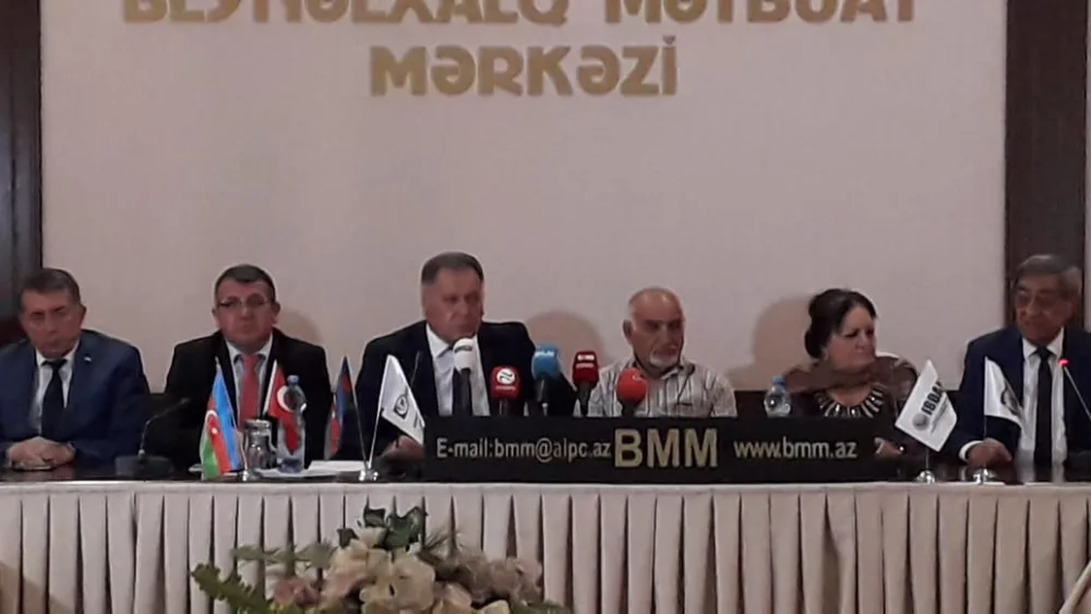 Fuad Abbasovun anası: - "Sizdən Fuadın həbsinə təkcə dəstək yox, hərəkət də gözləyirəm"