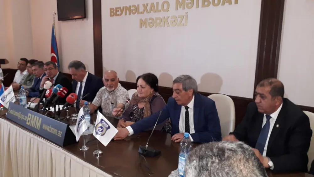 Fuad Abbasovun anası: - "Sizdən Fuadın həbsinə təkcə dəstək yox, hərəkət də gözləyirəm"