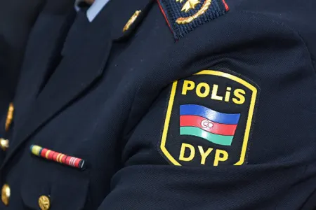 İnsanları aldadan "polis" - ƏLƏ KEÇDİ - FOTO
