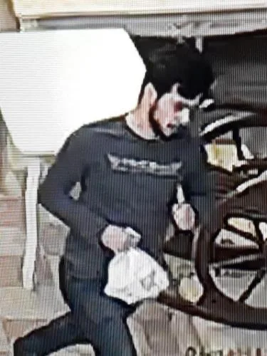 “Sədərək”də vətəndaşın içərisində 47 min pul olan torbası oğurlanıb - FOTO