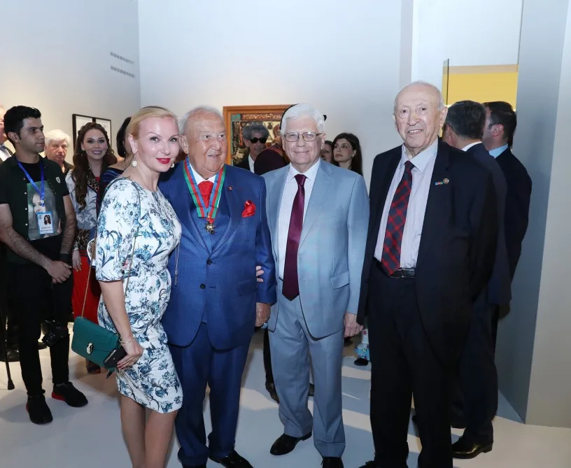 Leyla Əliyeva dünyaşöhrətli rəssam Zurab Seretelinin sərgisində - FOTOLAR