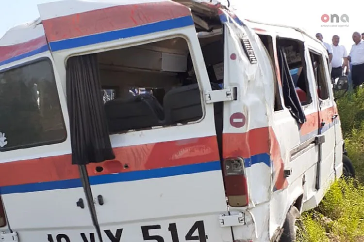 Azərbaycanda tələbələri daşıyan mikroavtobus qəzaya düşdü - 2 ölü, 22 yaralı YENİLƏNİB- SİYAHI