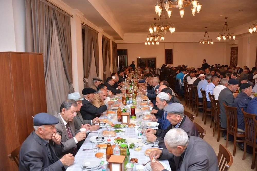 Heydər Əliyev Fondu rayonlarda iftar süfrələri təşkil edir
