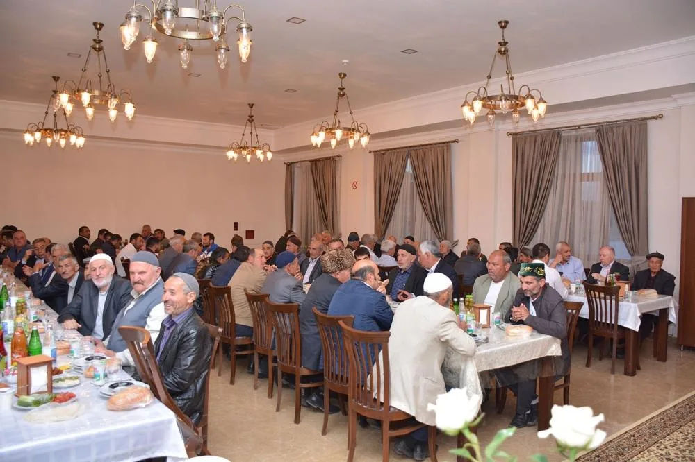 Heydər Əliyev Fondu rayonlarda iftar süfrələri təşkil edir