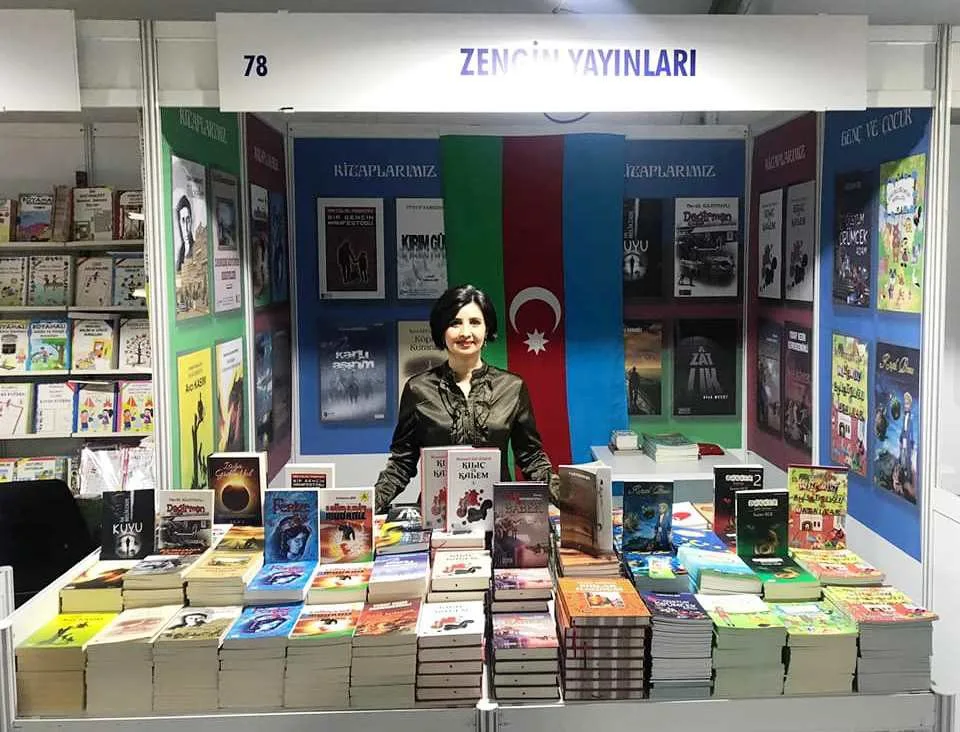 Nizami Gəncəvinin “Sirlər xəzinəsi” Türkiyə Kitab və Mədəniyyət Sərgisində - FOTO