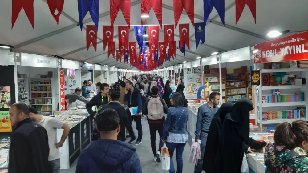Nizami Gəncəvinin “Sirlər xəzinəsi” Türkiyə Kitab və Mədəniyyət Sərgisində - FOTO