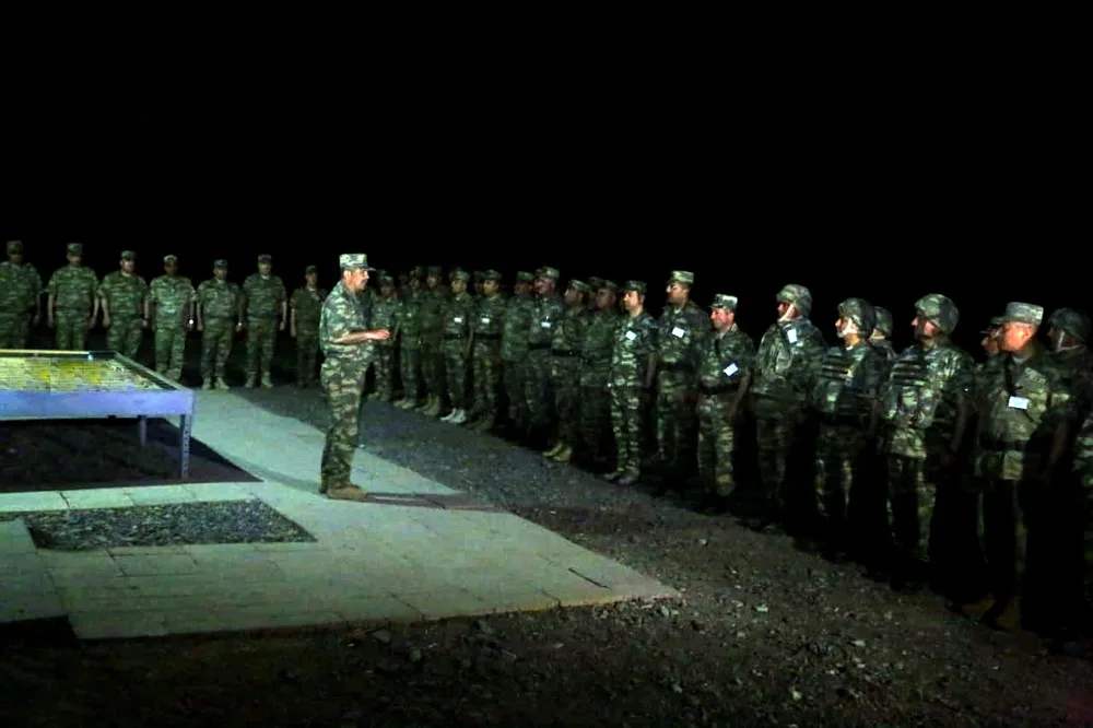 Təlimlərin gecə vaxtı döyüş atışlı mərhələsi keçirilib - FOTO - VİDEO