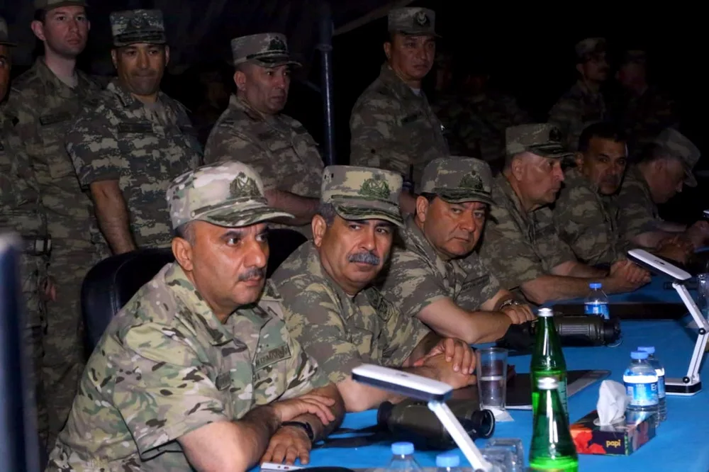 Təlimlərin gecə vaxtı döyüş atışlı mərhələsi keçirilib - FOTO - VİDEO