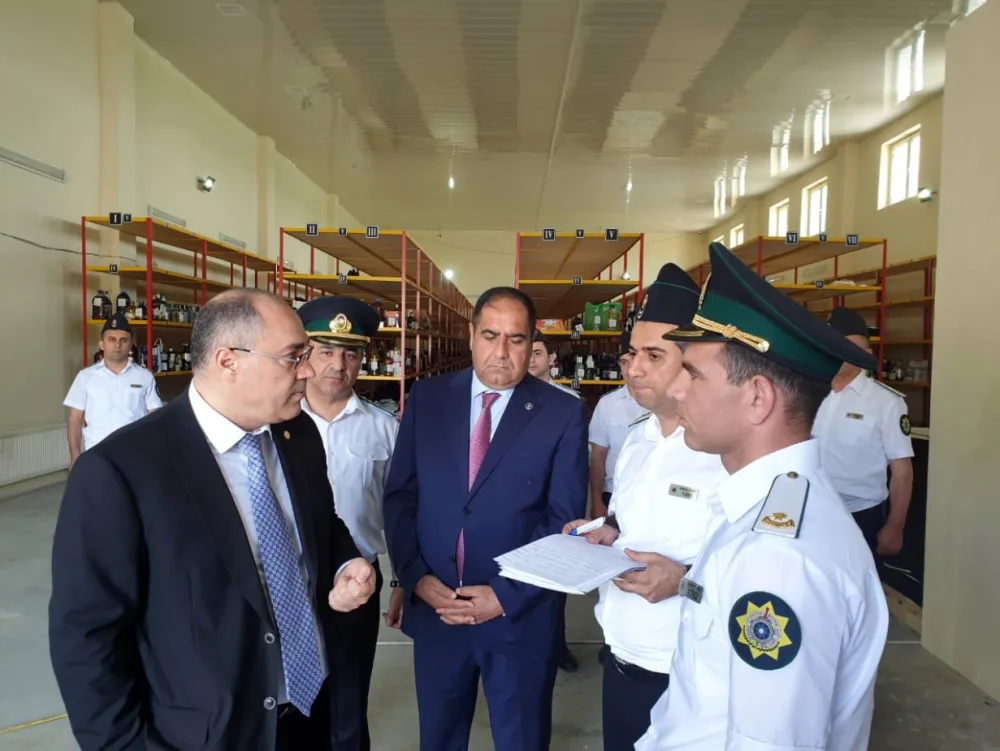 Səfər Mehdiyev "Mazımçay" gömrük postunda mövcud vəziyyətlə tanış olub