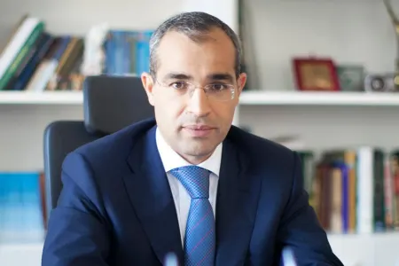 Vergilər naziri vətəndaşlarla görüşüb