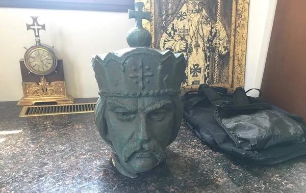 Vladimirin başını Kanadada tapdılar - FOTO