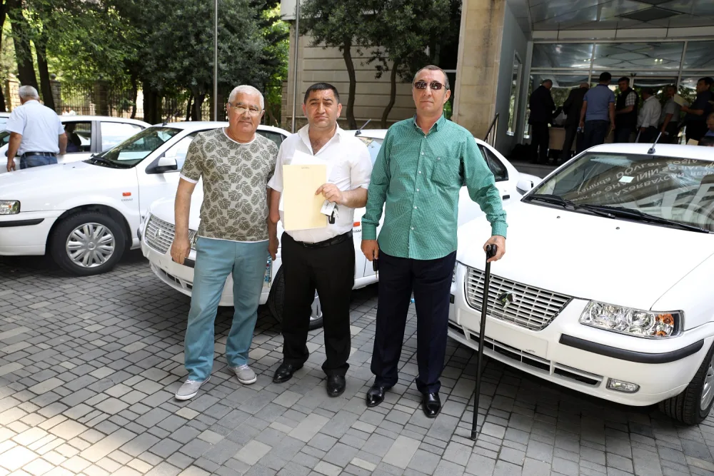 Qarabağ müharibəsi əlillərinə 50 avtomobil verilib - FOTO