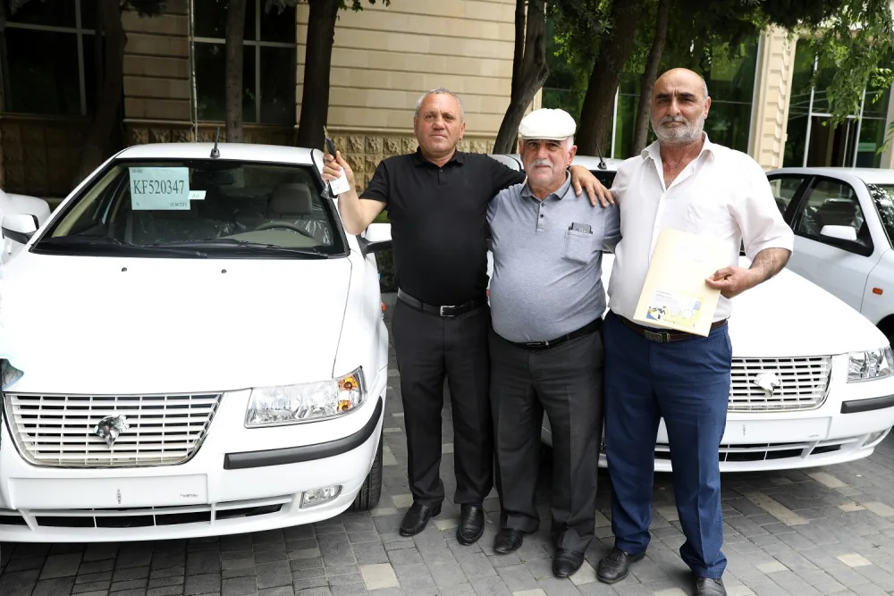 Qarabağ müharibəsi əlillərinə 50 avtomobil verilib - FOTO