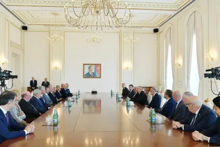 Prezident İlham Əliyev UEFA-nın nümayəndə heyətini qəbul edib - YENİLƏNİB