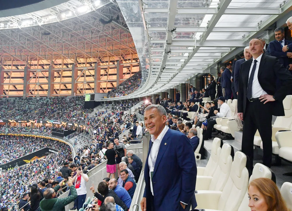 İlham Əliyevdən növbəti jest - azarkeşlərlə bir arada səmimi görüntülər - FOTOSESSİYA