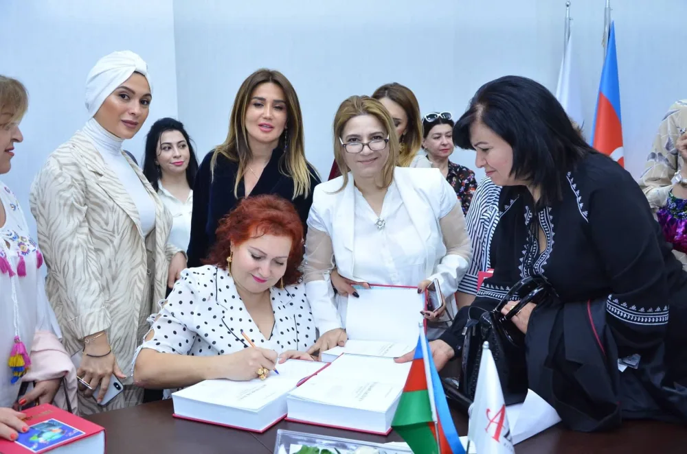 İradə Hü­sey­novanın kitablarının təqdimat mərasimi keçirilib - FOTOLAR