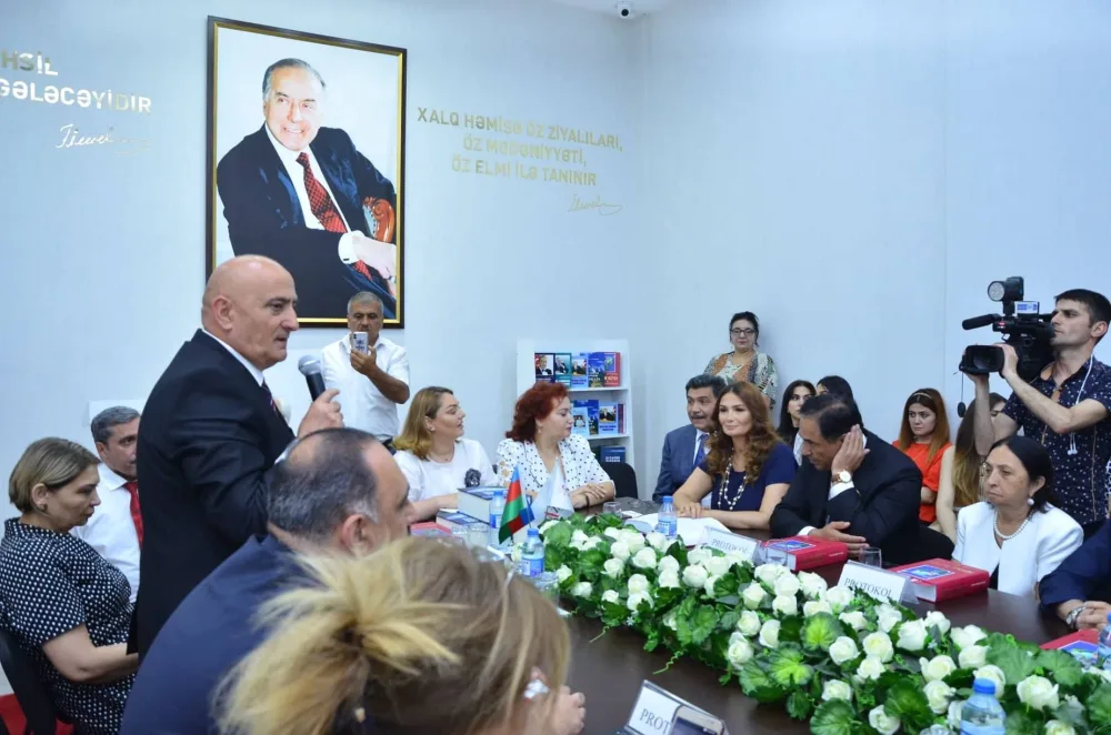 İradə Hü­sey­novanın kitablarının təqdimat mərasimi keçirilib - FOTOLAR