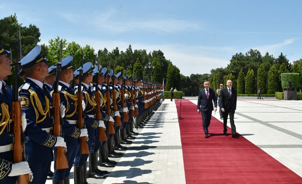 Polşa Prezidenti Bakıda belə qarşılandı - Fotolar
