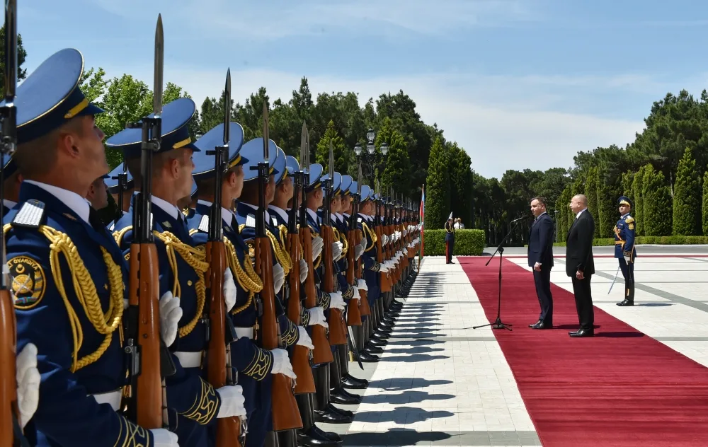 Polşa Prezidenti Bakıda belə qarşılandı - Fotolar