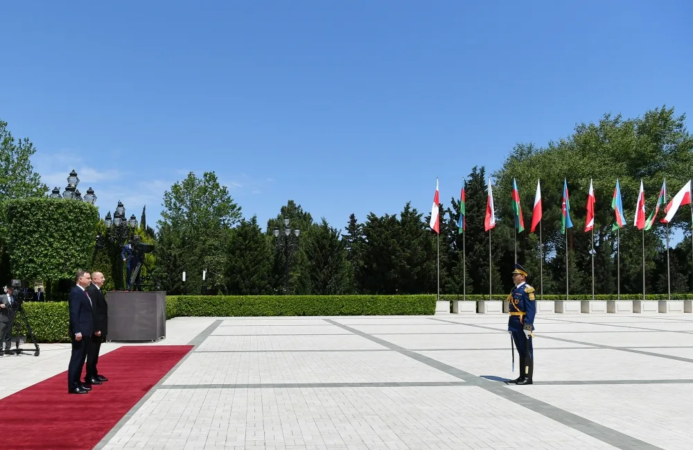 Polşa Prezidenti Bakıda belə qarşılandı - Fotolar