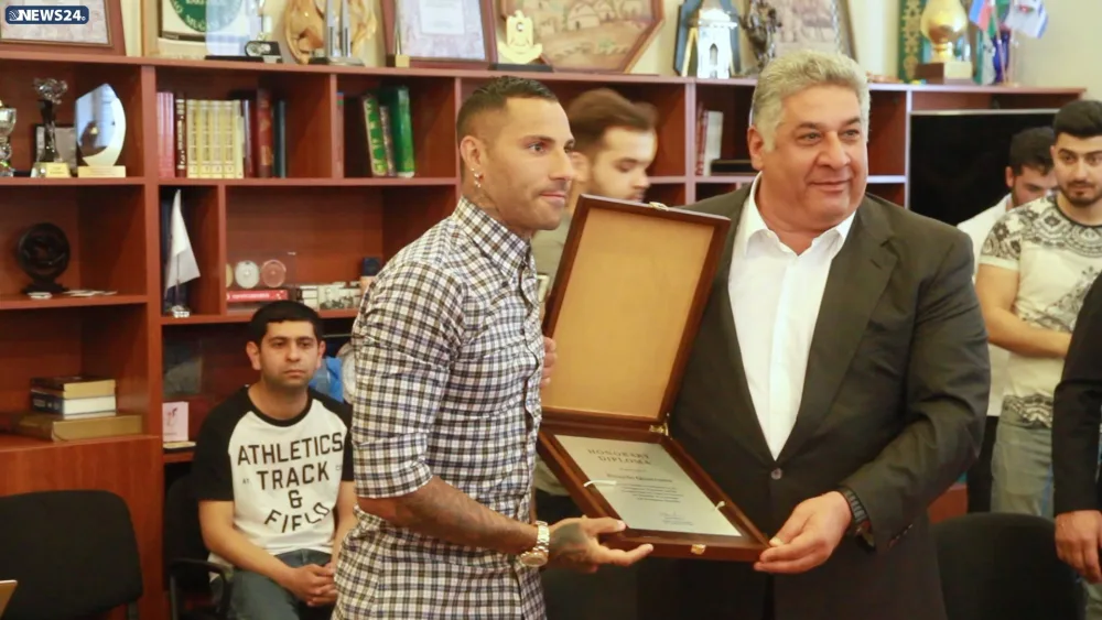 Rikardo Kuarejma Bakıda fanatları ilə GÖRÜNTÜLƏNDİ - FOTO - VİDEO