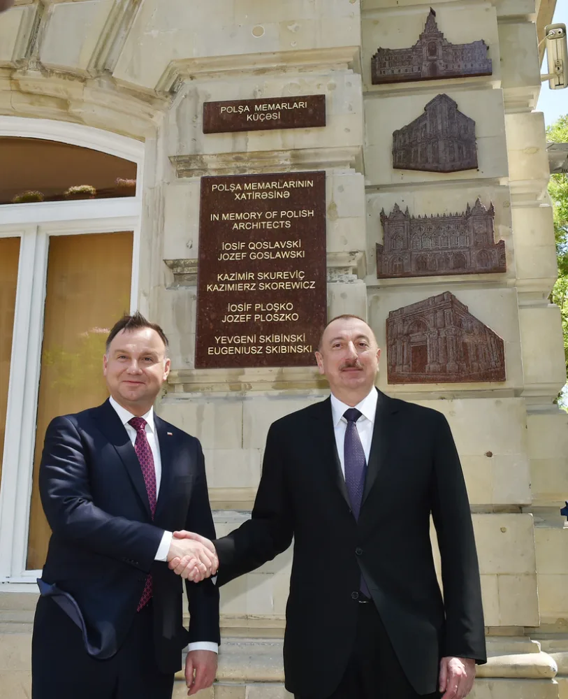 İlham Əliyev və Andjey Duda Polşa memarlarının xatirəsinə həsr edilən - lövhələrin AÇILIŞINDA
