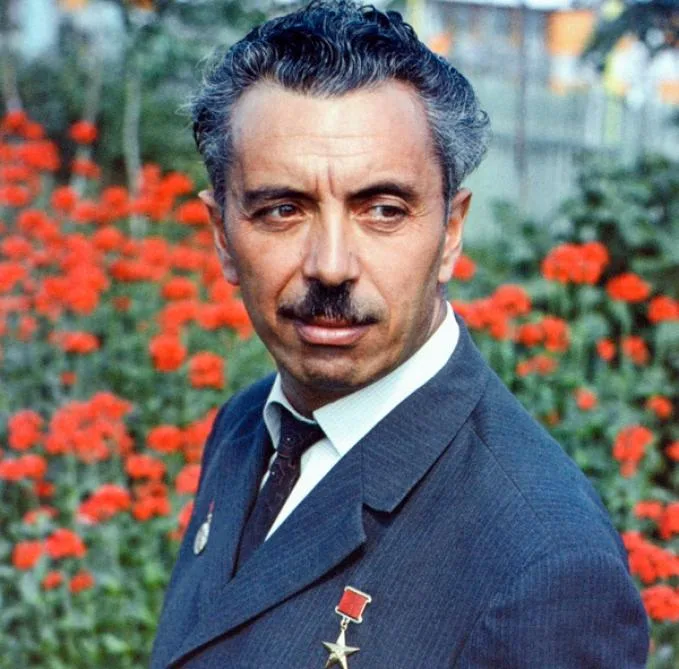 Putin azərbaycanlı alimlə bağlı - FƏRMAN