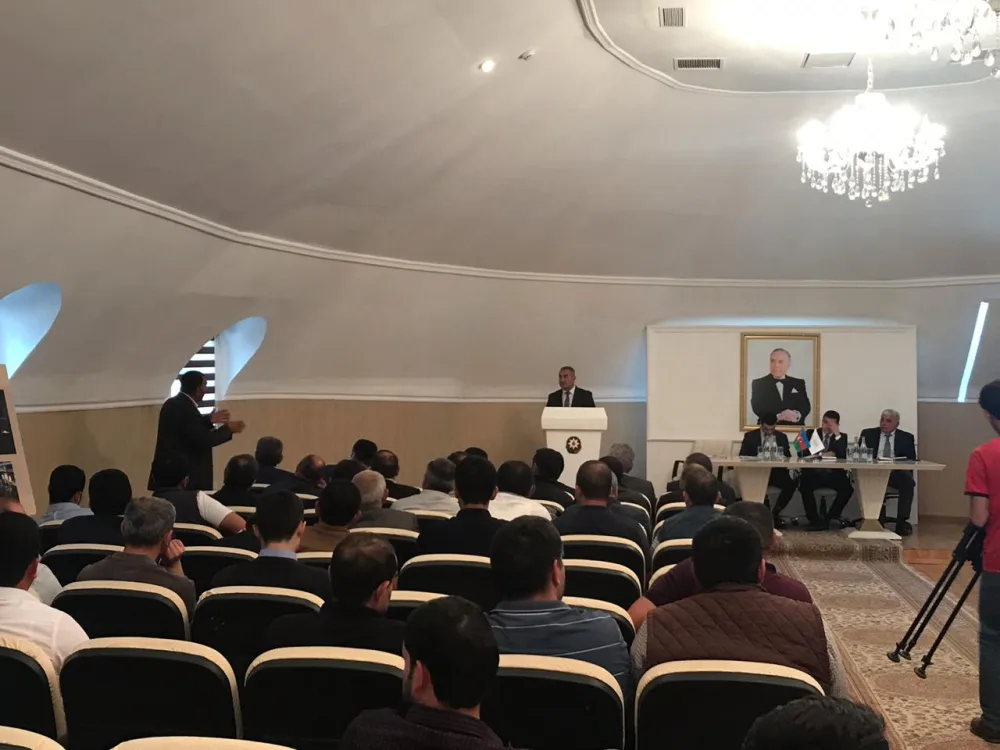 AQTA əməkdaşları bölgələrdə sahibkarlarla görüşüb