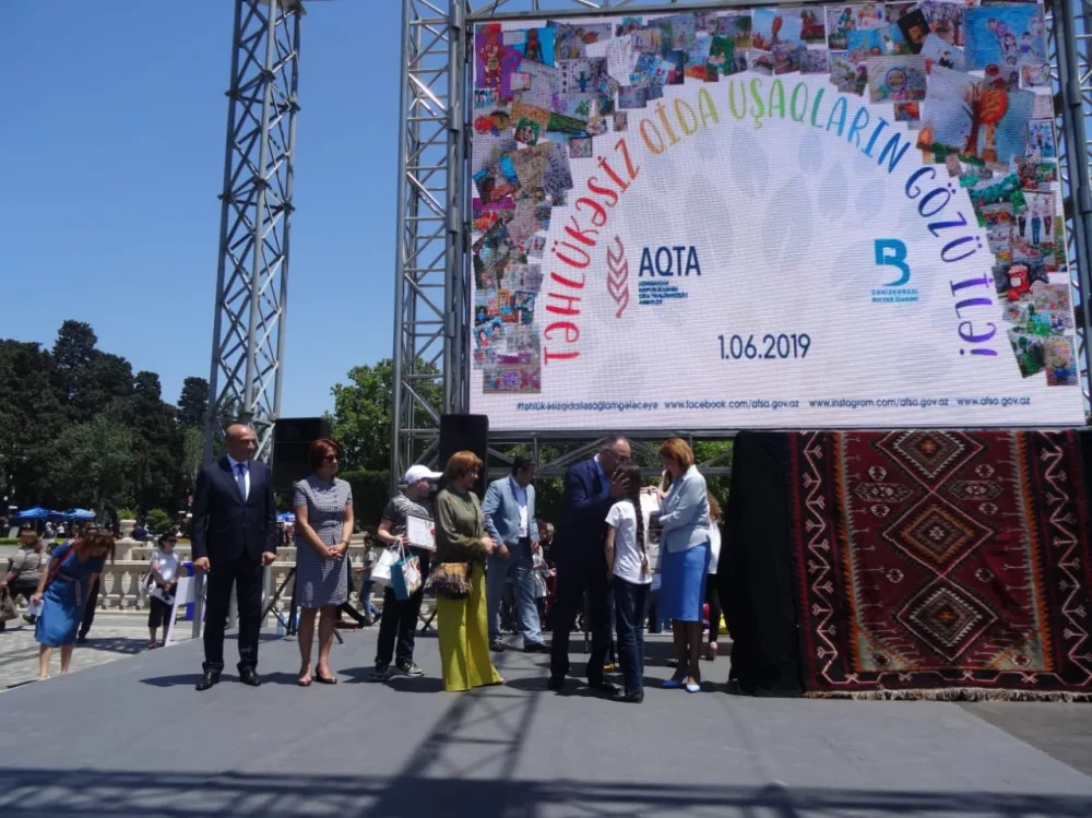 AQTA rəsm müsabiqəsinin qaliblərini mükafatlandırdı