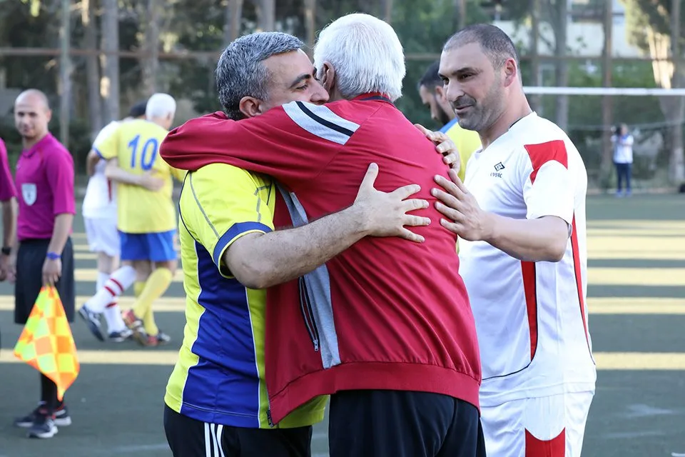 İlham Namiq Kamalın şərəfinə futbol matçı - Məşhurlar meydanda çıxdı- FOTOLAR
