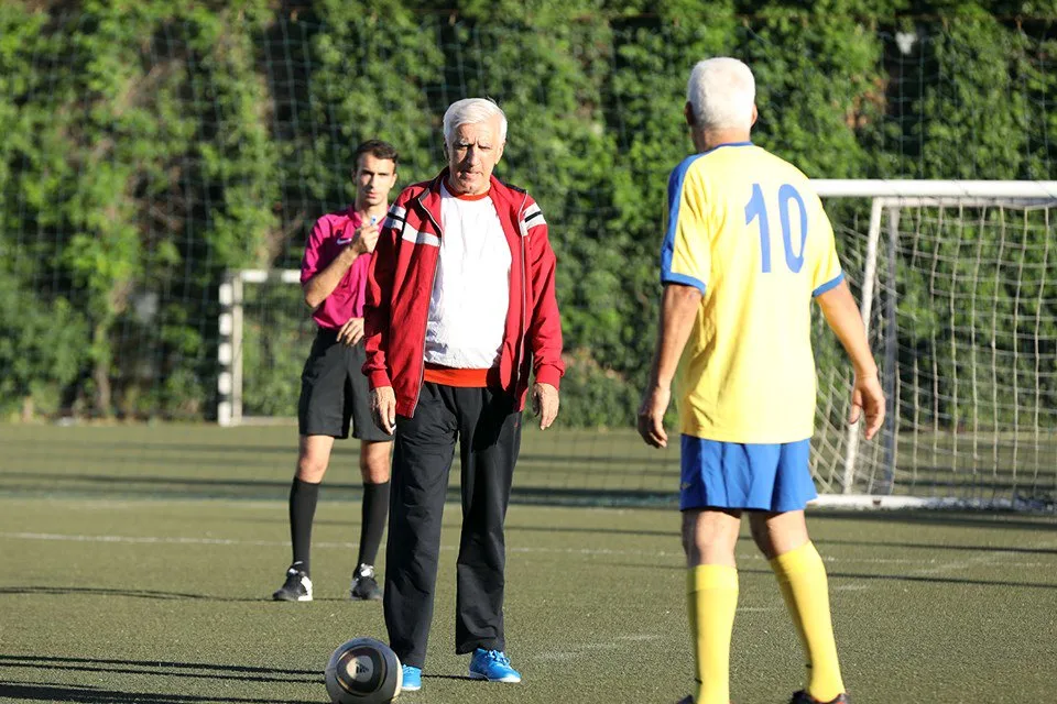İlham Namiq Kamalın şərəfinə futbol matçı - Məşhurlar meydanda çıxdı- FOTOLAR