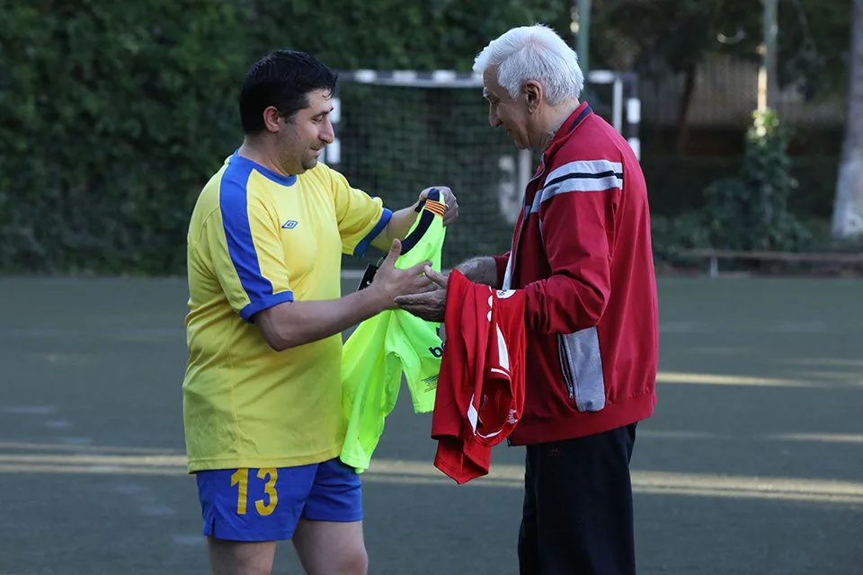 İlham Namiq Kamalın şərəfinə futbol matçı - Məşhurlar meydanda çıxdı- FOTOLAR