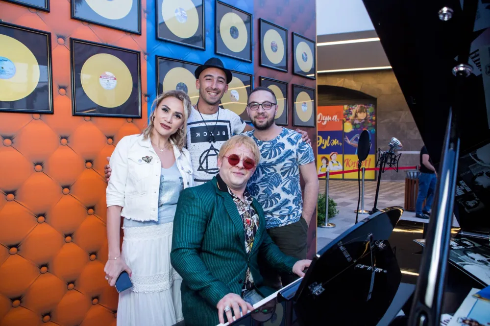 “CinemaPlus” yay mövsümünü Elton Conla açdı - FOTO - VİDEO