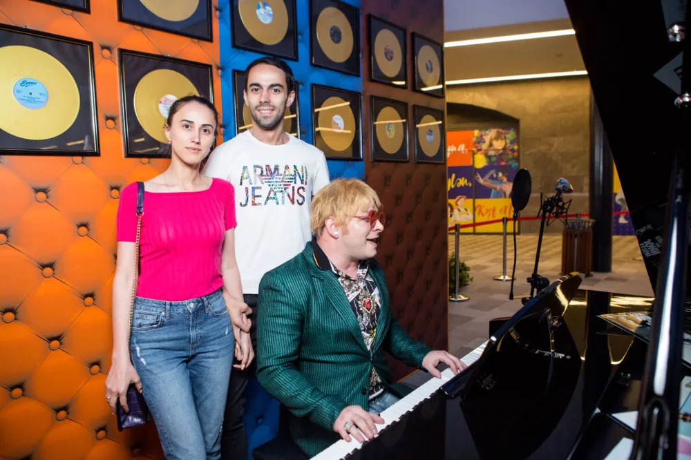 “CinemaPlus” yay mövsümünü Elton Conla açdı - FOTO - VİDEO