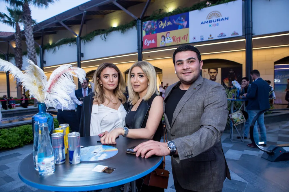 “CinemaPlus” yay mövsümünü Elton Conla açdı - FOTO - VİDEO