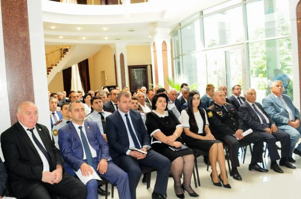 15 yaşına çatmamış uşaqları işə götürən şəxs məsuliyyətə cəlb edilir - FOTO