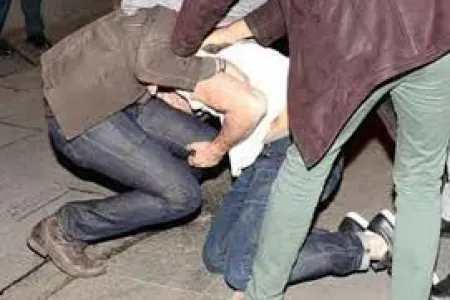 Bakıda küçədə 19 yaşlı oğlanı ölümcül hala saldılar