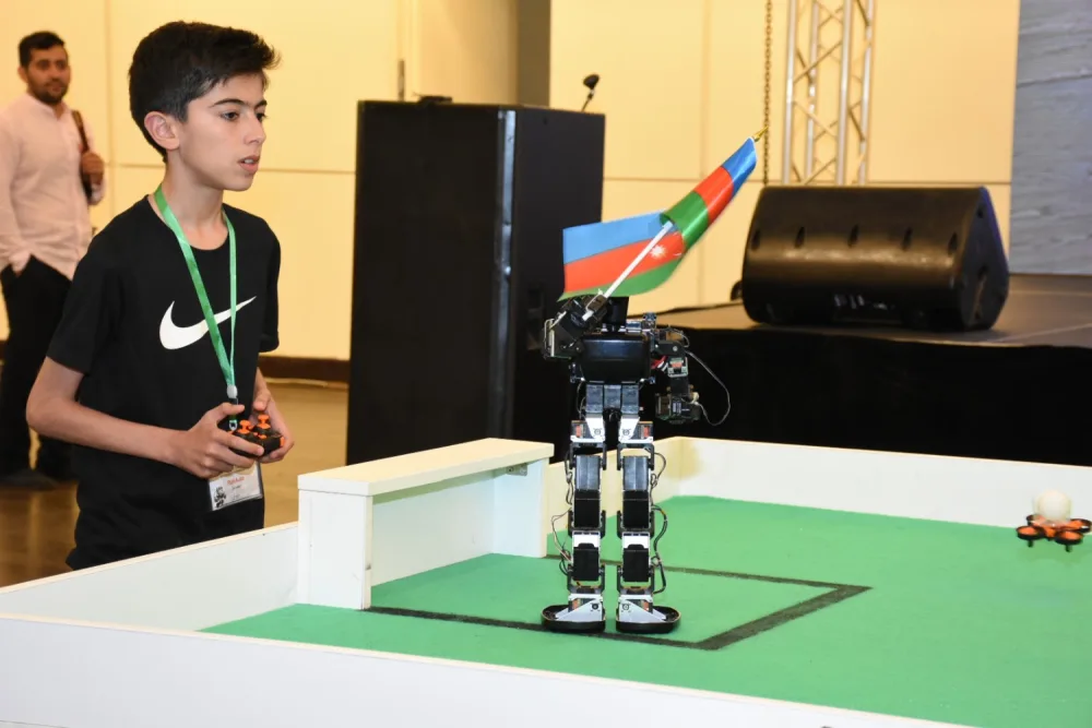 Heydər Əliyev Mərkəzində III Robot Olimpiadası keçirilir - FOTOLAR