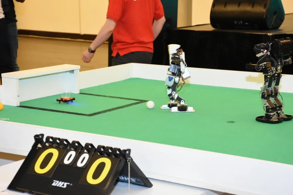 Heydər Əliyev Mərkəzində III Robot Olimpiadası keçirilir - FOTOLAR
